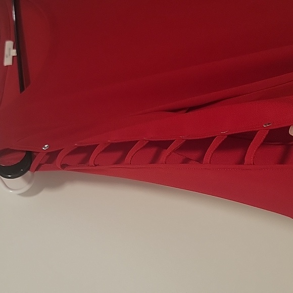 Red top - Picture 4 of 5